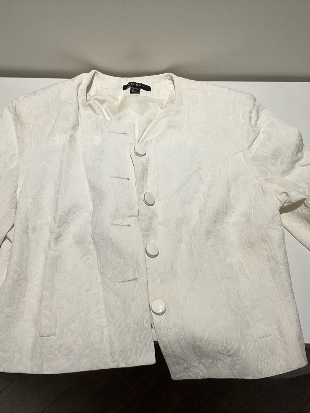 Ellen Tracy Ivory Textured Cropped Button Jacket